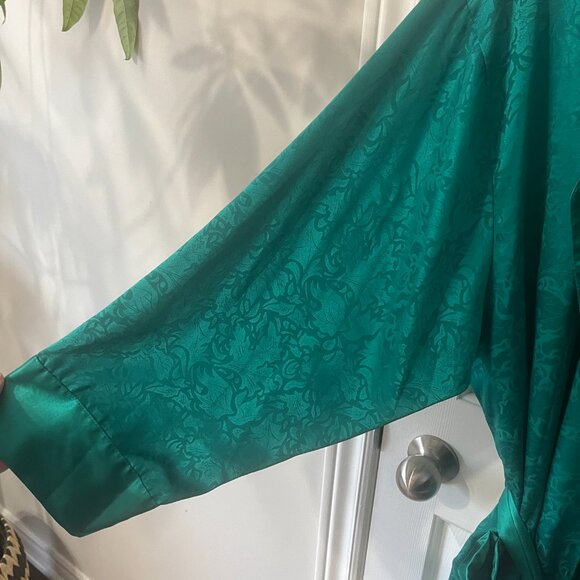 Sold on ET Victoria Secret Vintage Gold Label Emerald Green Sateen Robe - Picture 4 of 12